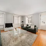 Luxurious 4br In Lisbon, Sleeps 10
