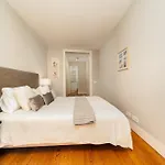 Appartement Luxurious 4br In Lisbon, Sleeps 10 *