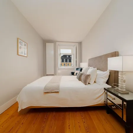 Luxurious 4br Apt, Sleeps 10 Wac 리스본