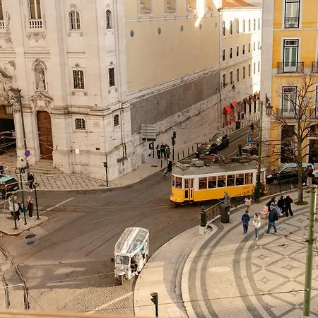 Apartment Luxurious 4br In Lisbon, Sleeps 10