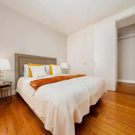 Apartment Luxurious 4br In Lisbon, Sleeps 10
