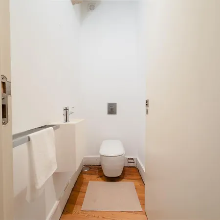 Luxurious 4br In Lisbon, Sleeps 10 * Lisbon