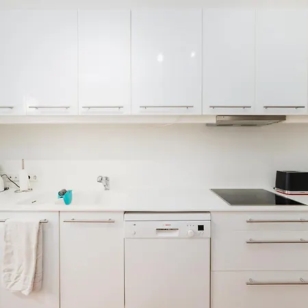 Apartment Luxurious 4br In Lisbon, Sleeps 10 *