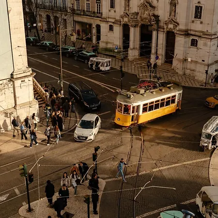 Luxurious 4br In Lisbon, Sleeps 10 Apartment *